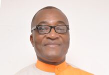 Journée Internationale du 8 mars : Hilaire Kamga alerte sur la présence des bébés en prison au Cameroun